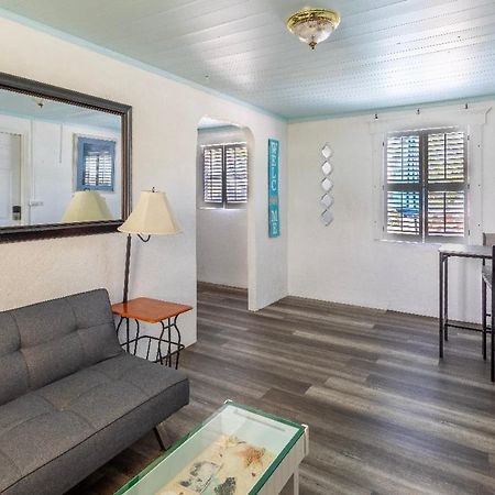 Bungalow 1 Minute From The Beach Suite #3 Englewood Esterno foto