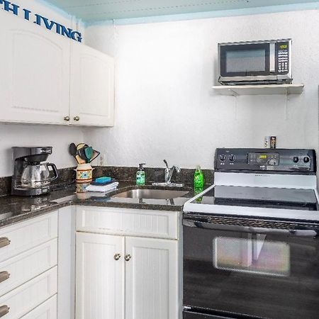 Bungalow 1 Minute From The Beach Suite #3 Englewood Esterno foto