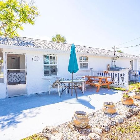 Bungalow 1 Minute From The Beach Suite #3 Englewood Esterno foto