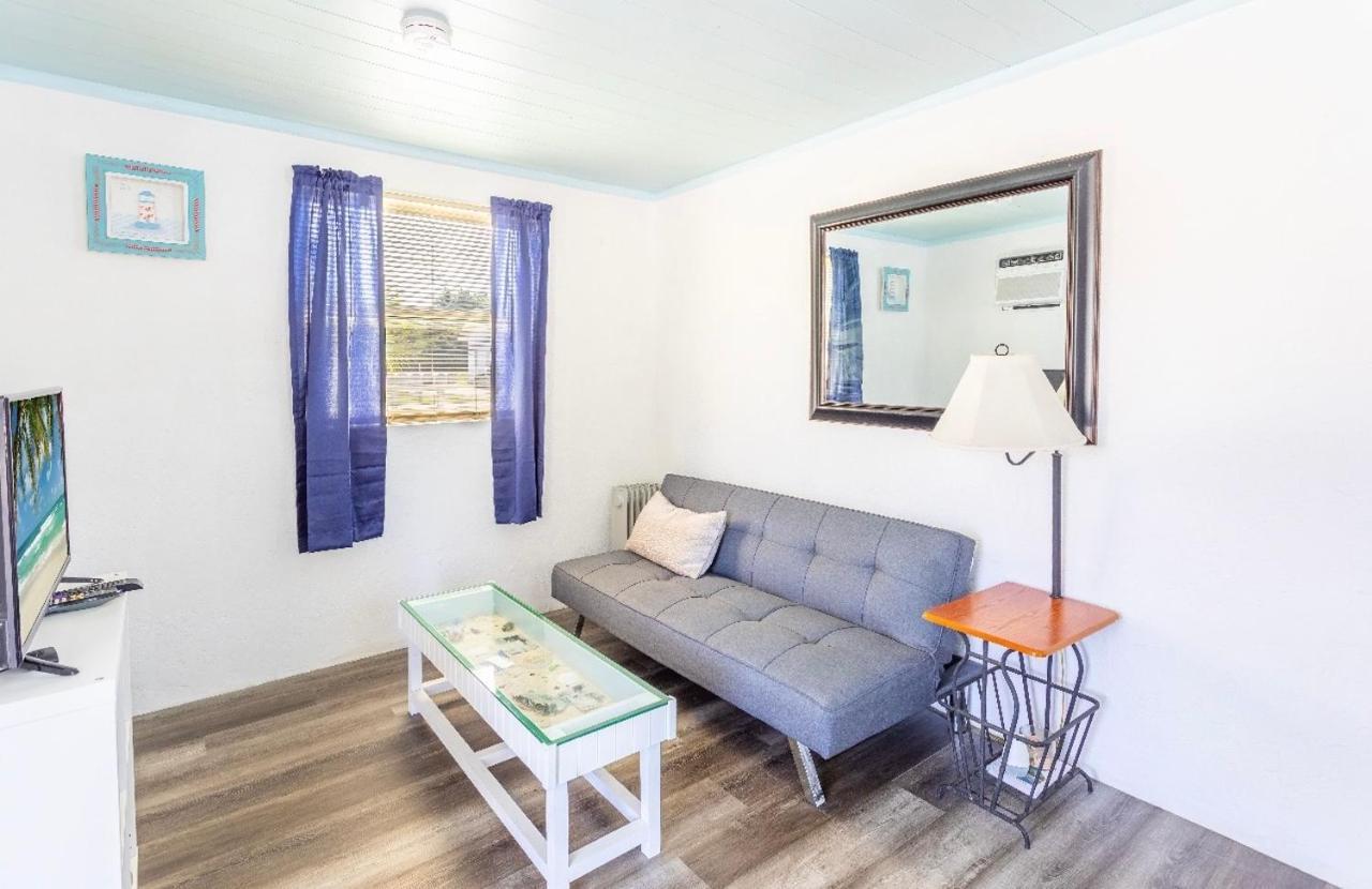 Bungalow 1 Minute From The Beach Suite #3 Englewood Esterno foto