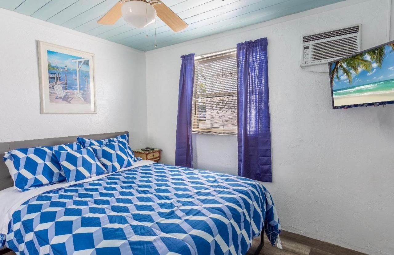Bungalow 1 Minute From The Beach Suite #3 Englewood Esterno foto