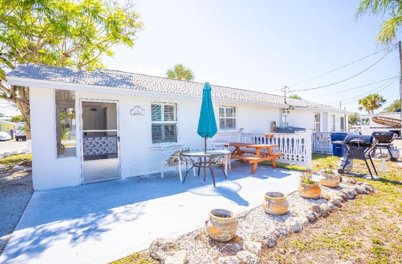 Bungalow 1 Minute From The Beach Suite #3 Englewood Esterno foto